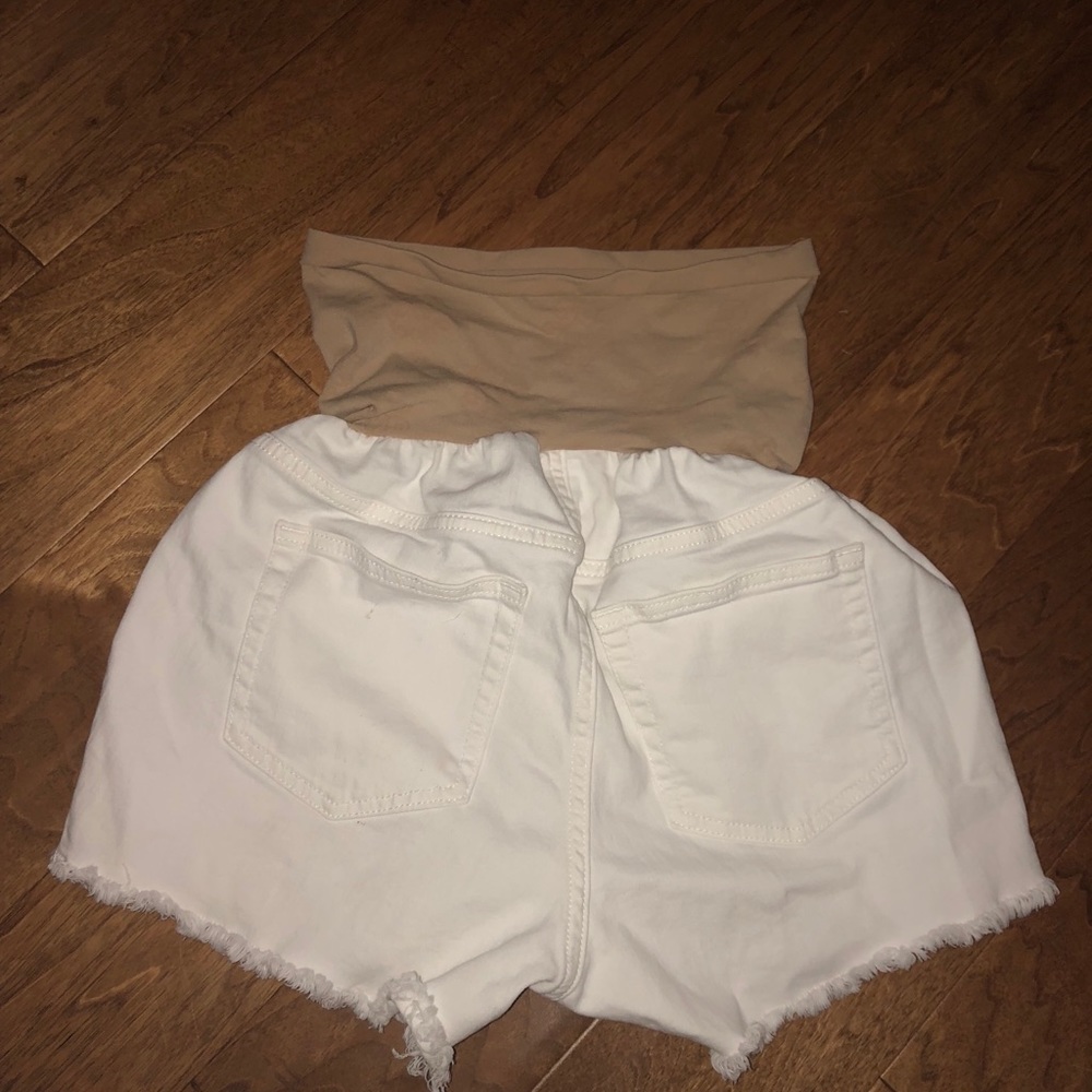 Jessica Simpson maternity shorts